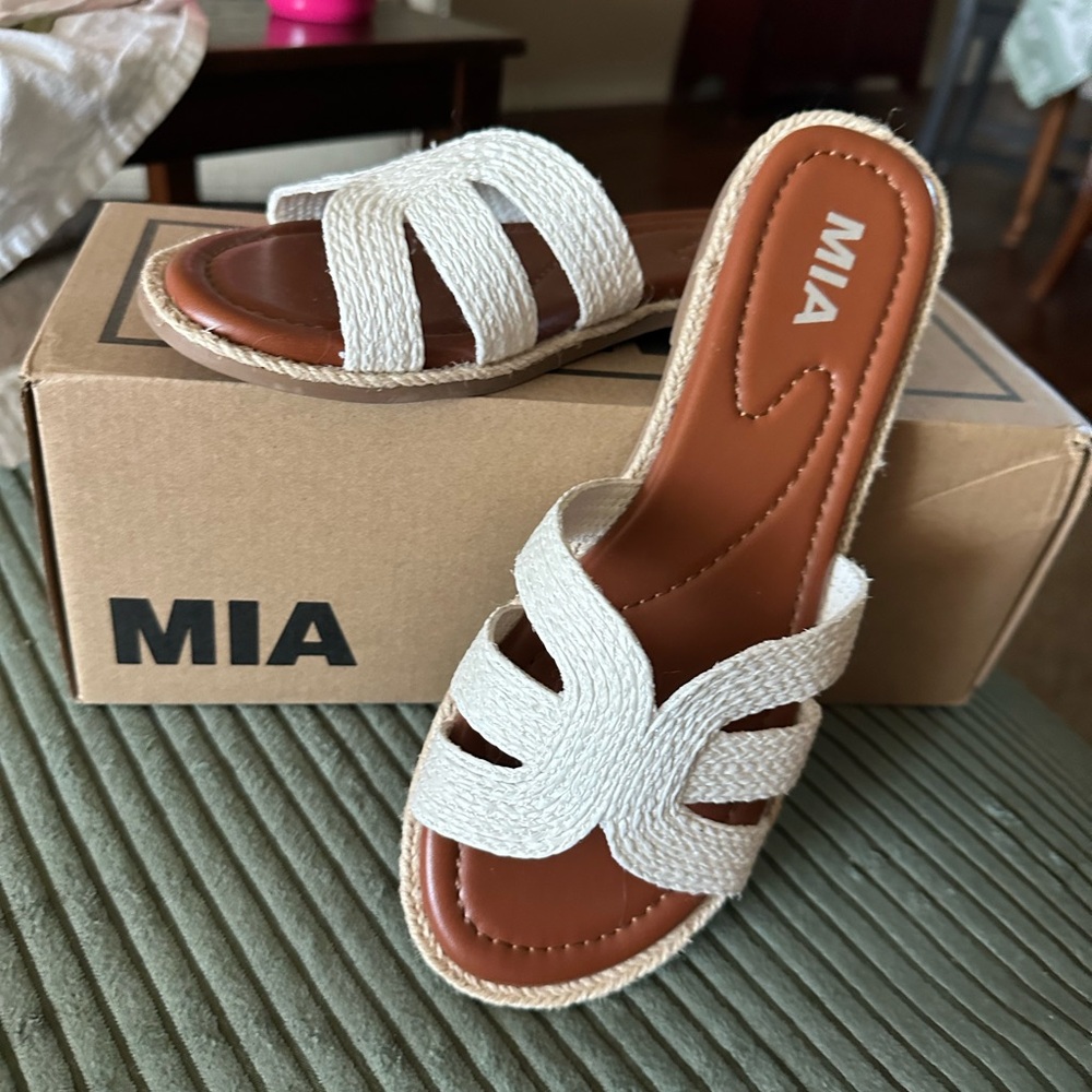 MIA Women's Cream Woven Sandals